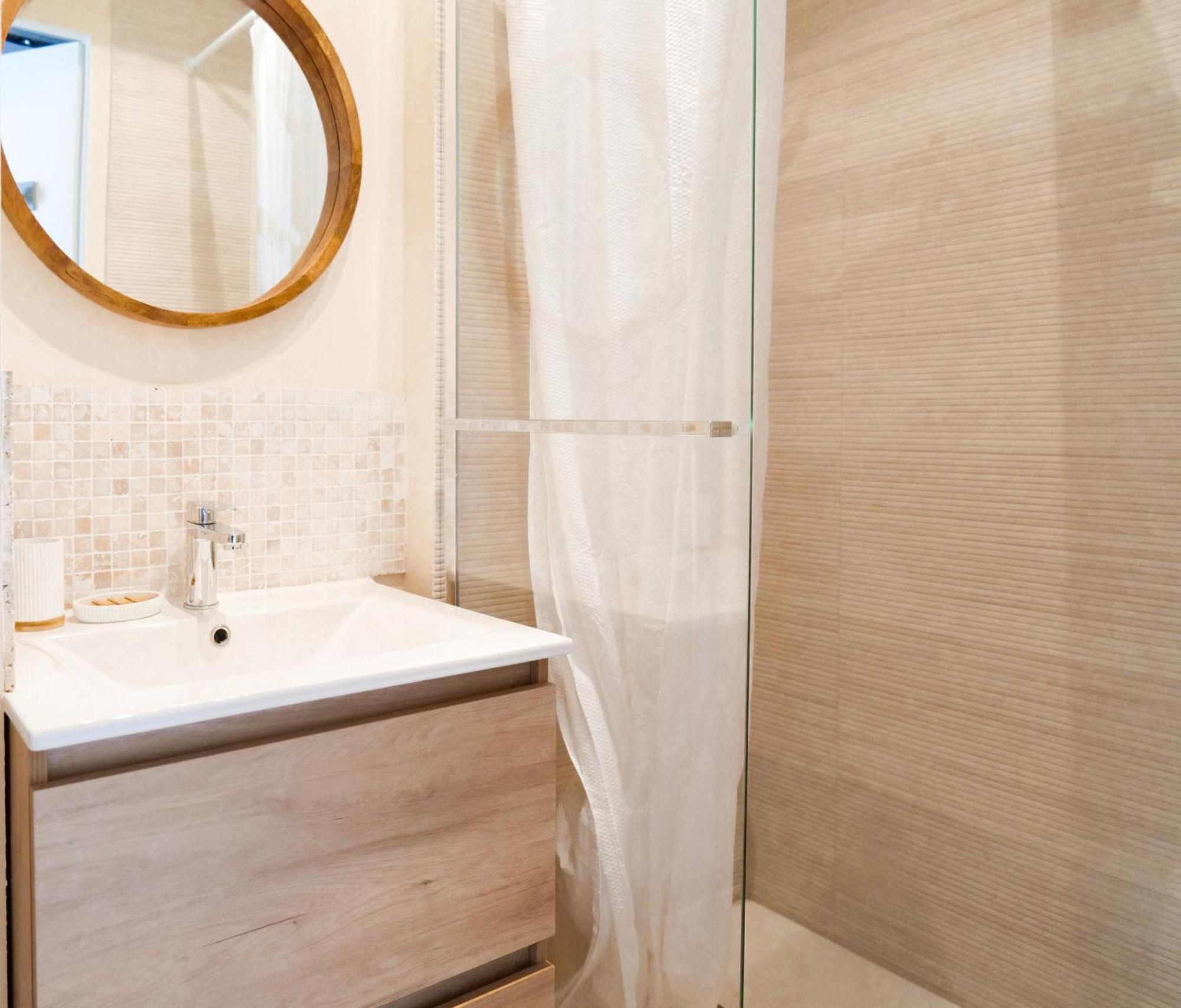 Appartement Renove Avec Gout Et Idealement Situe A Deux Pas Du Remblai Les Sables-dʼOlonne Buitenkant foto